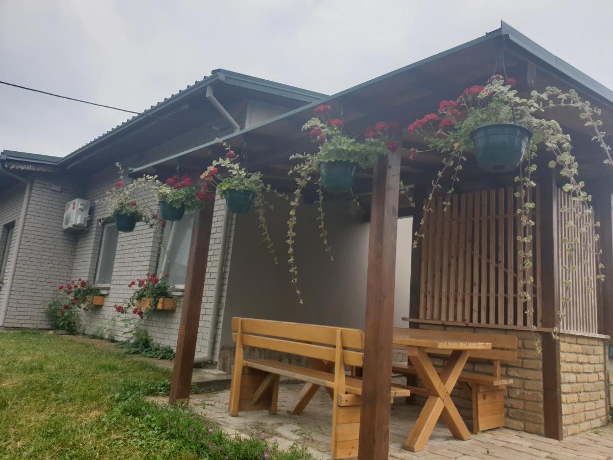 Udicarski Dom Usce Aljmaš المظهر الخارجي الصورة